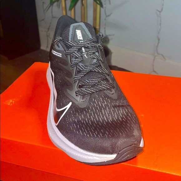 NIKE - Winflo 7 Running Shoes (Black & White) - Picture 2 of 3